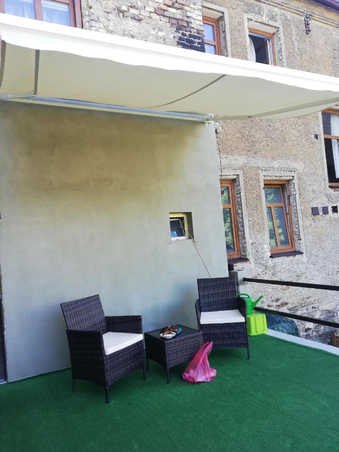 Apartman Petra Kovarska Exterior photo