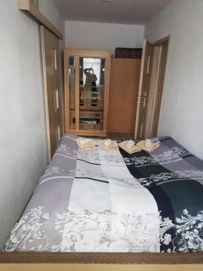 Apartman Petra Kovarska Exterior photo